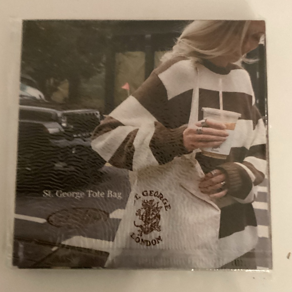BRANDY MELVILLE TOTE BAG NIB